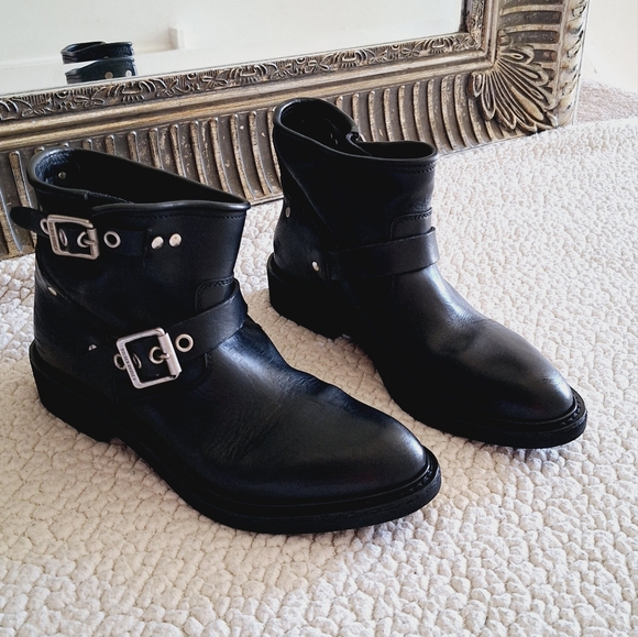 GOLDEN GOOSE Black Leather Biker Low Boots Booties EU 37 US 7 Org $750 - Picture 6 of 15